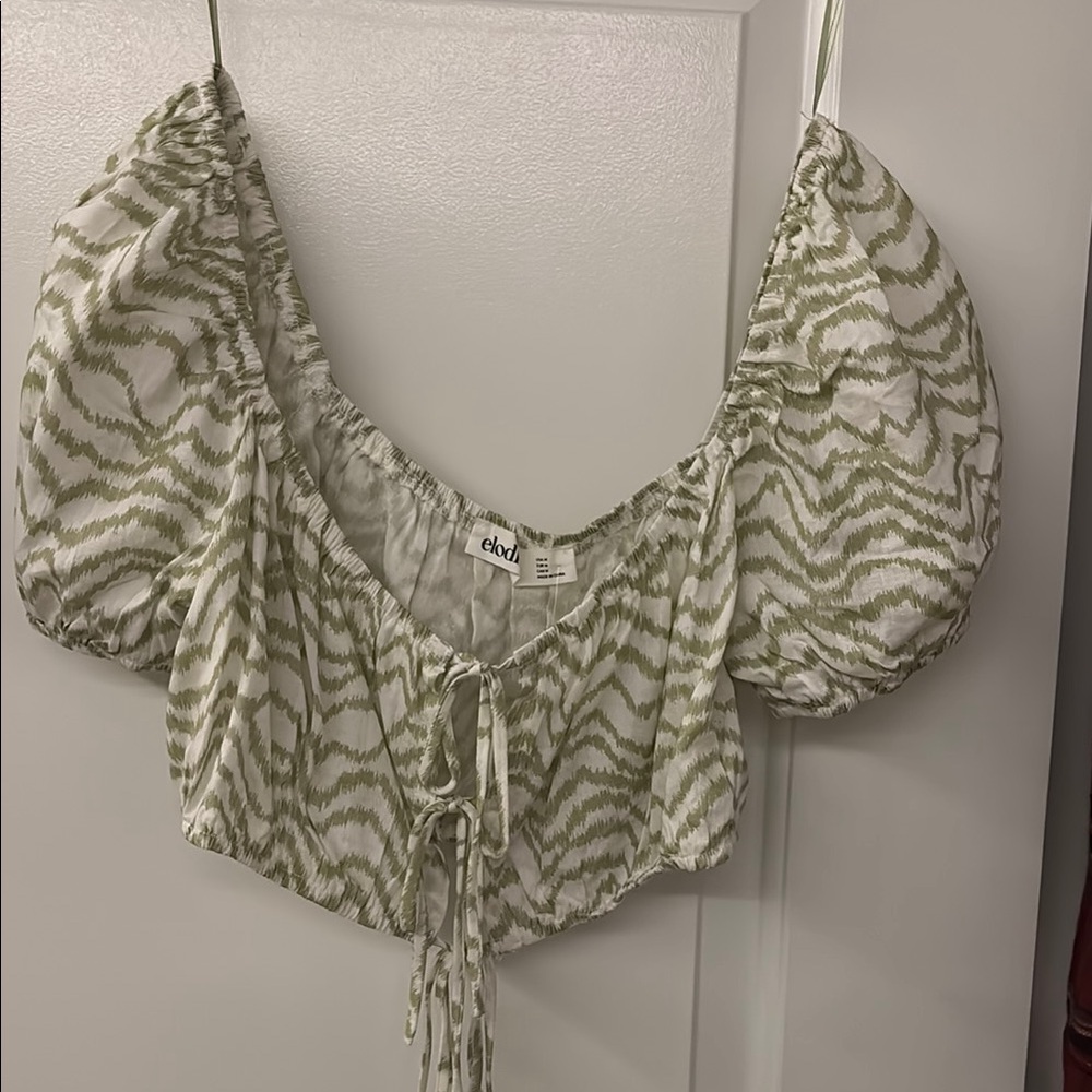 Chic Olive Green Patterned Crop Top by